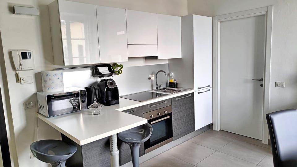 Kitchen or kitchenette, kitchen