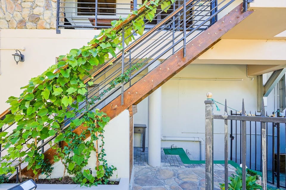 Property building, Balcony/Terrace