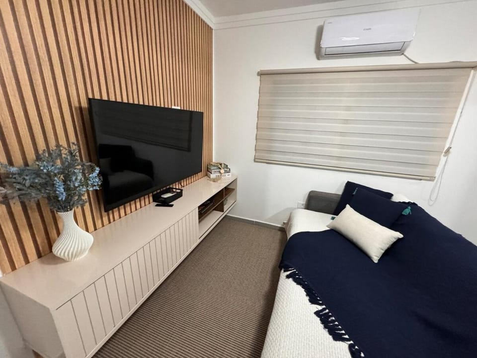 Communal lounge/ TV room, air conditioner