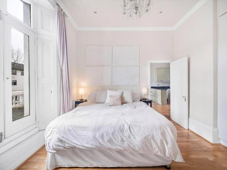 Bed, Balcony/Terrace, Bedroom, wardrobe