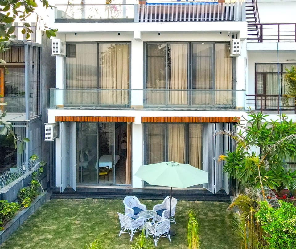 Property building, Patio, Garden, View (from property/room), Garden view