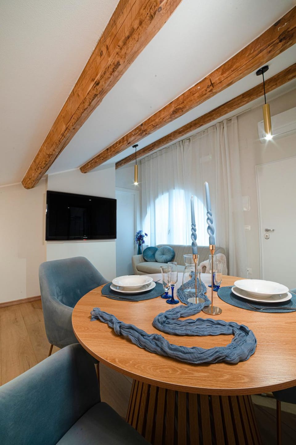 Una Mansarda di Luce nel Centro di Pescara con Parcheggio Privato - Palazzo Carolina Apartment in Pescara