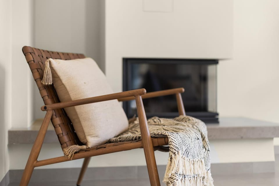 Living room, Seating area, fireplace