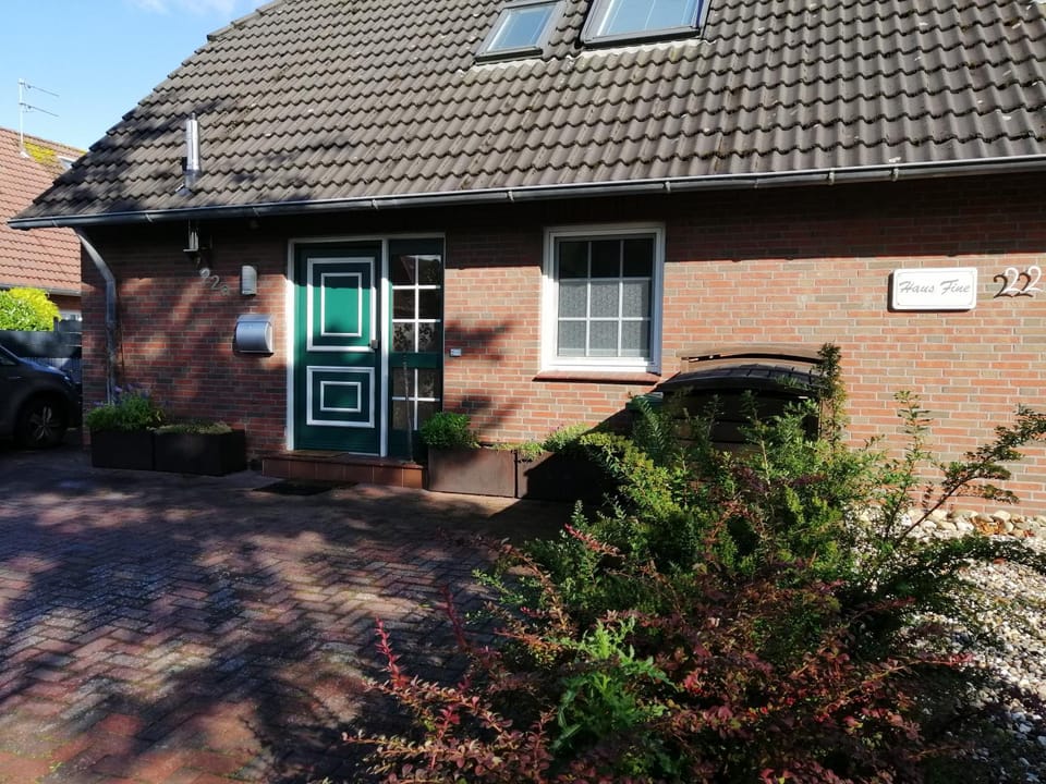 Property building, Street view