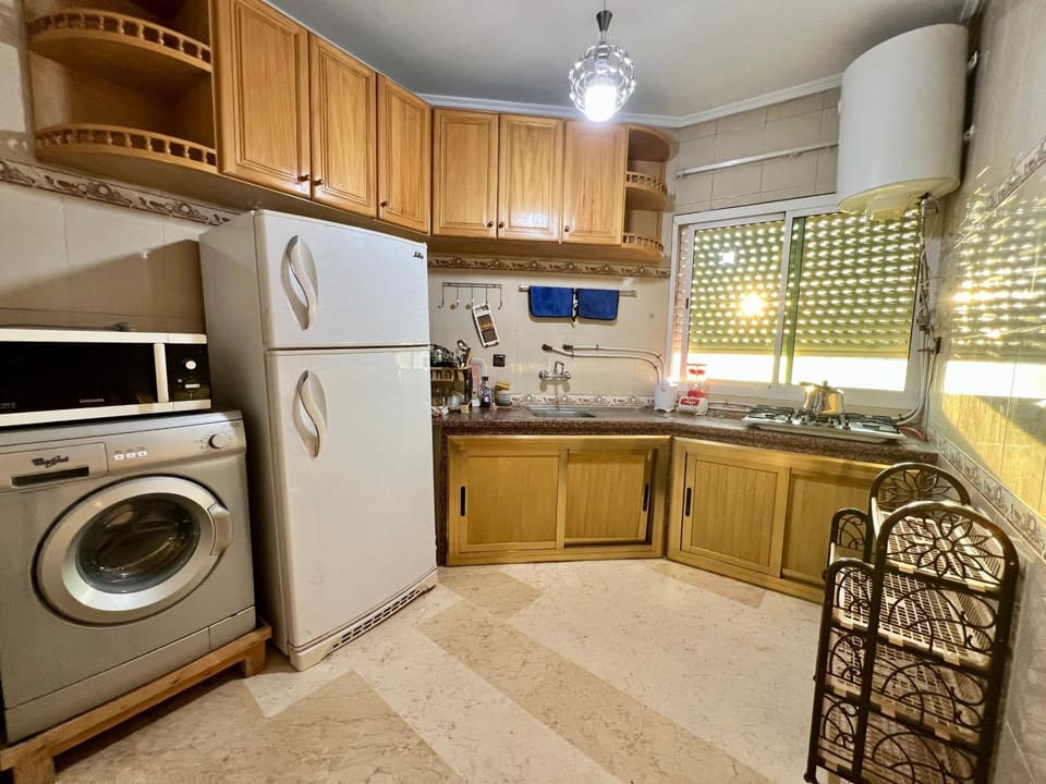 Kitchen or kitchenette, Dining area, minibar, stove, washing machine