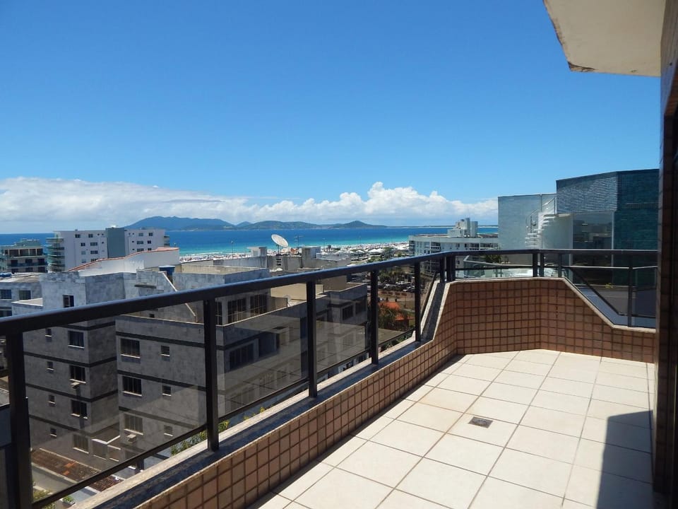 Cobertura Triplex com vista cinematográfica na feirinha e com churrasqueira Apartment in Cabo Frio