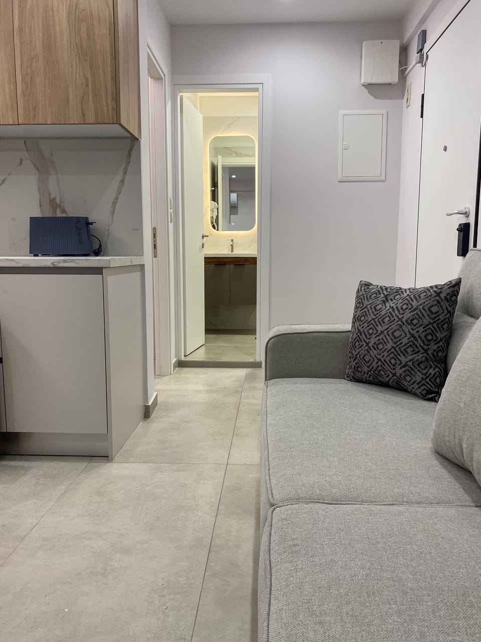 Kitchen or kitchenette, Living room, Seating area, air conditioner