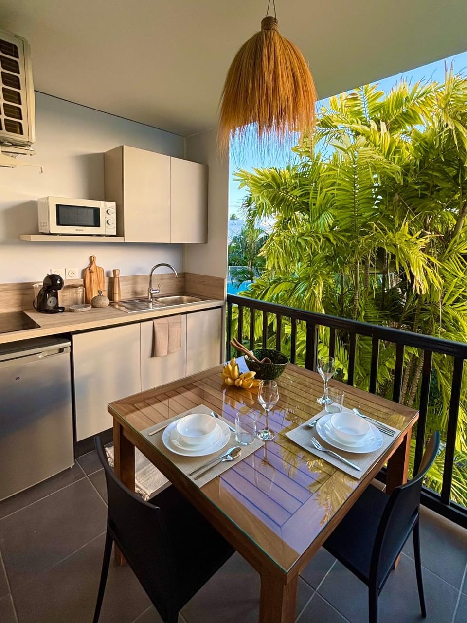 Coffee/tea facilities, Balcony/Terrace, Kitchen or kitchenette, Garden view, Pool view, Swimming pool, microwave, stove, toaster, kitchen
