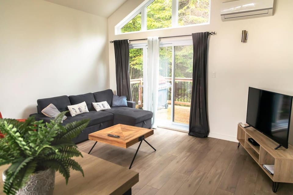 2CH Relaxation Spa Sauna BBQ Wi-Fi Villa in Quebec