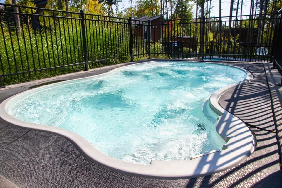 2CH Relaxation Spa Sauna BBQ Wi-Fi Villa in Quebec