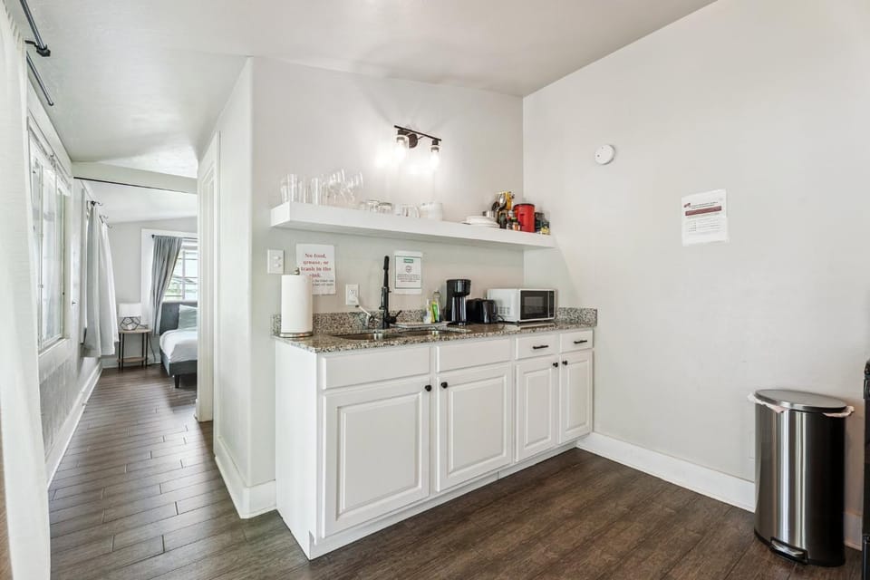 2BR Apt 5 min Rose State Monthly 15 Off #L2 House in Midwest City