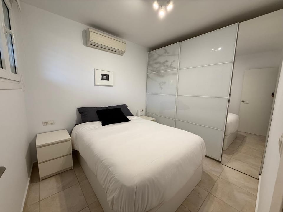Bedroom, wardrobe