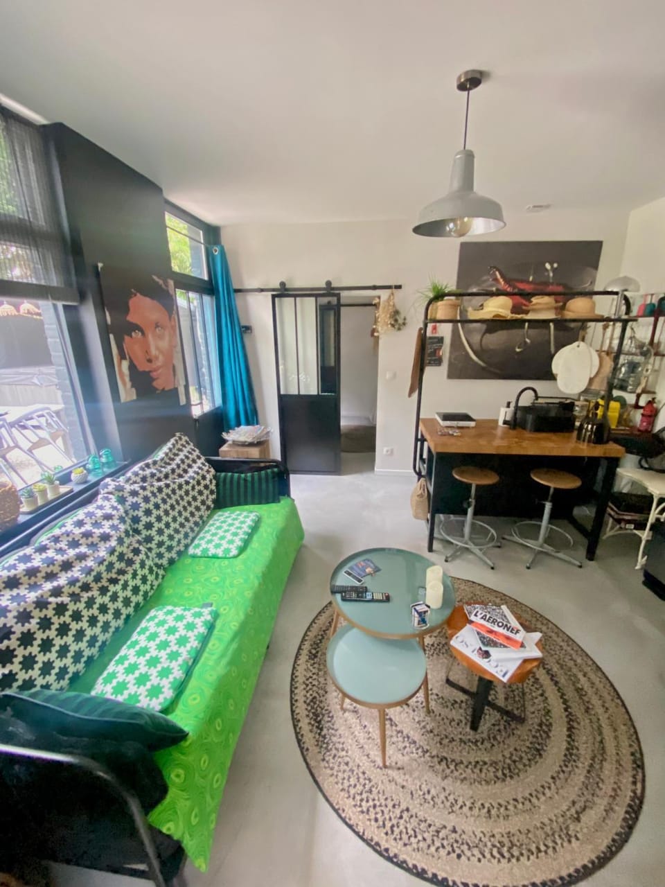 Kitchen or kitchenette, Seating area, Dining area
