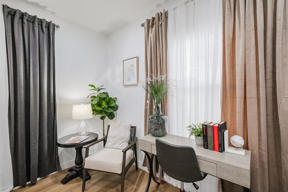 Paschall Heights Fully Fenced King Suite House in Houston