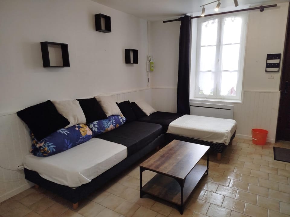 Bed, Living room, Bedroom