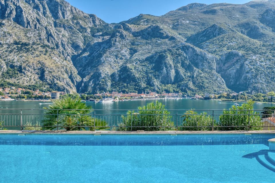 Pool view, Swimming pool