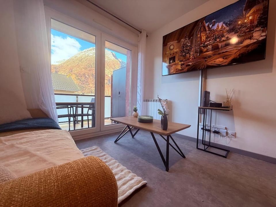 View (from property/room), Mountain view