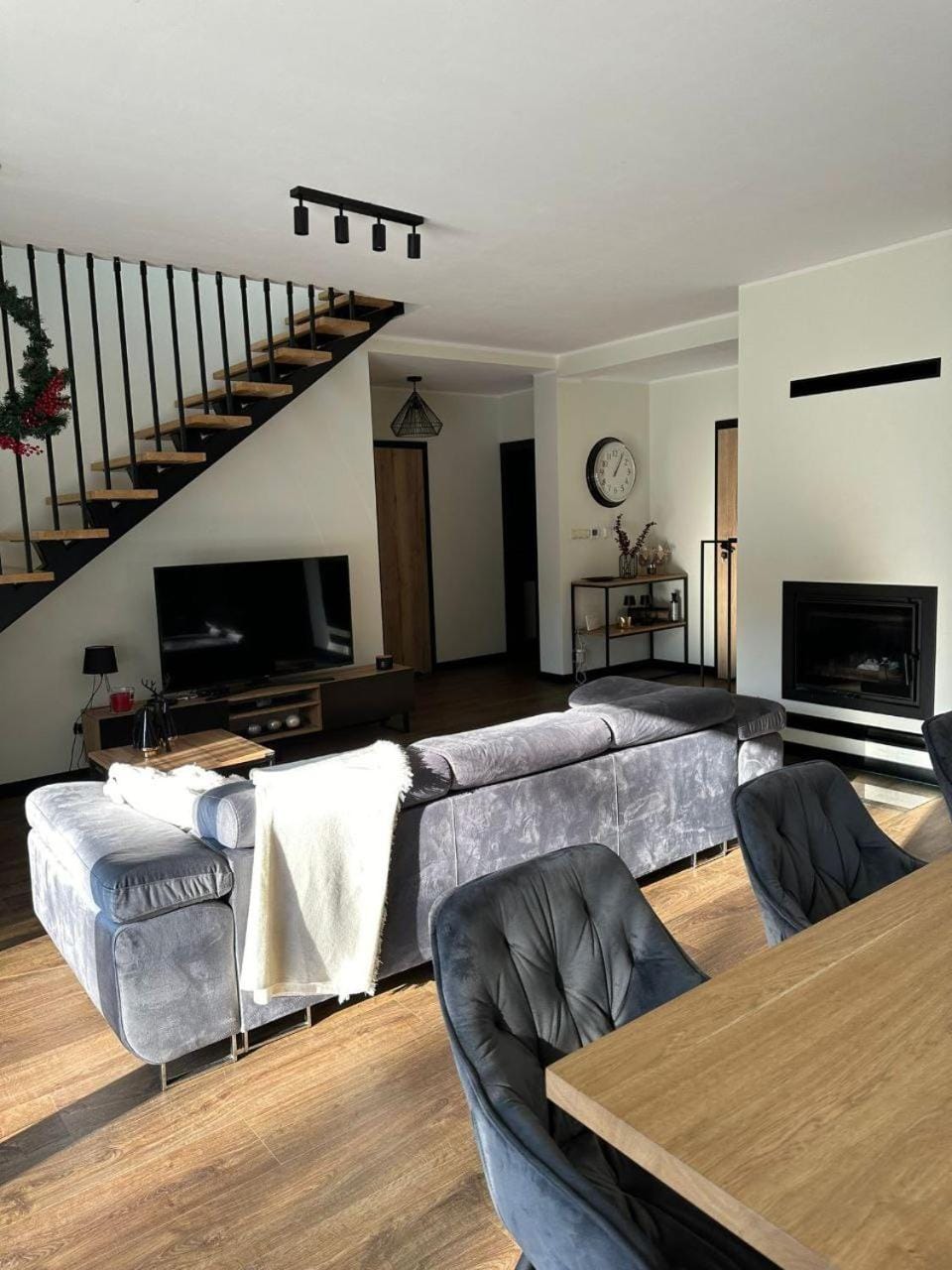 Communal lounge/ TV room, TV and multimedia, Living room, Seating area