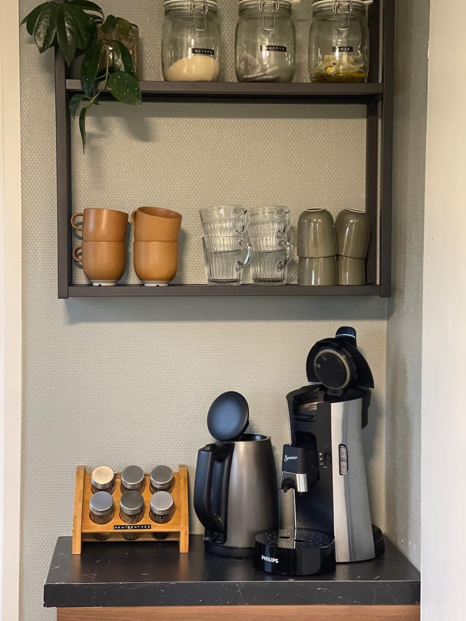 Coffee/tea facilities