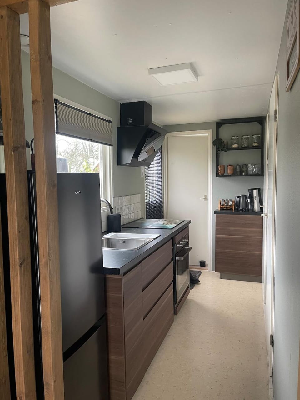 Kitchen or kitchenette, oven, stove