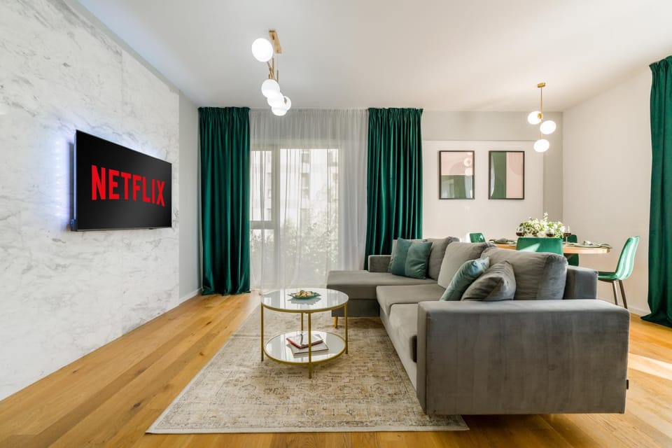 TV and multimedia, Living room, Seating area, air conditioner
