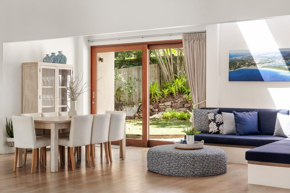 Sunshine Beach Retreat, Pool, Backyard House in Sunrise Beach