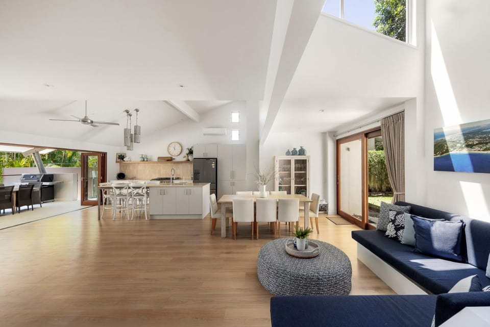 Sunshine Beach Retreat, Pool, Backyard House in Sunrise Beach