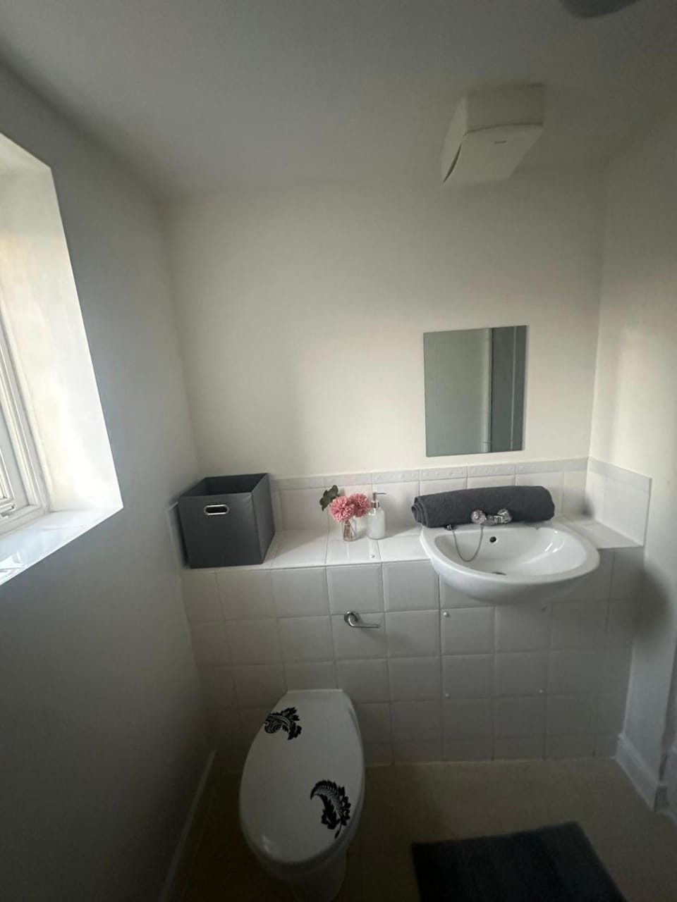 stylish two bed Ipswich apartment close to the waterfront sleeps 5 perfect for contractors leisure travel stays Apartment in Ipswich