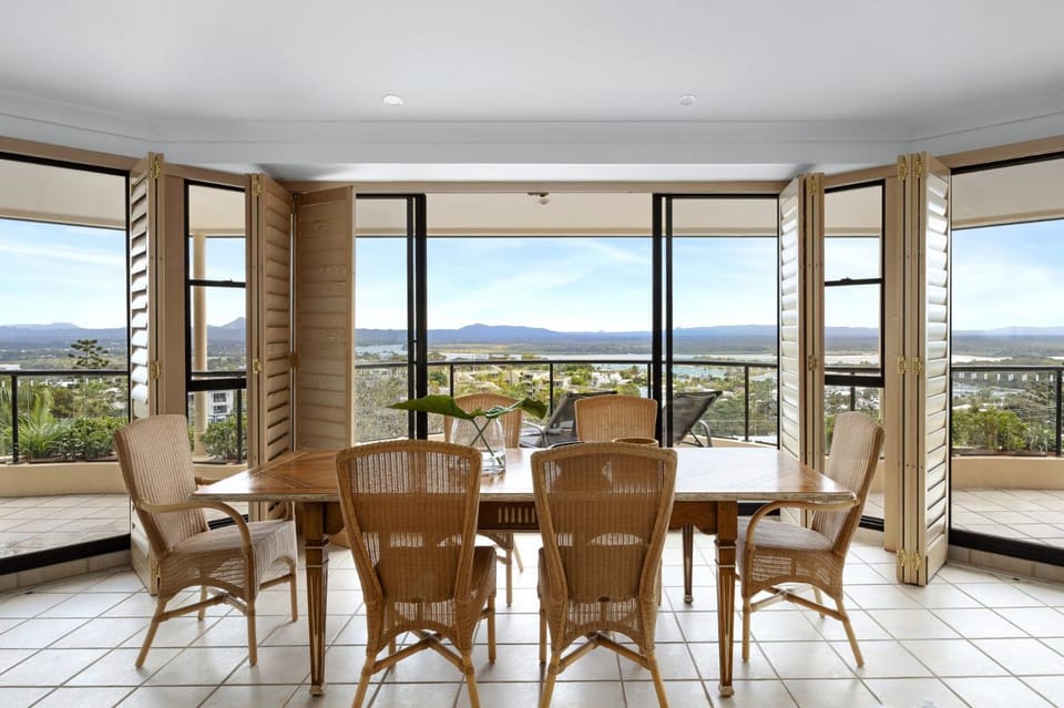 Penthouse with Incredible Views & Pool Apartment in Noosa Heads