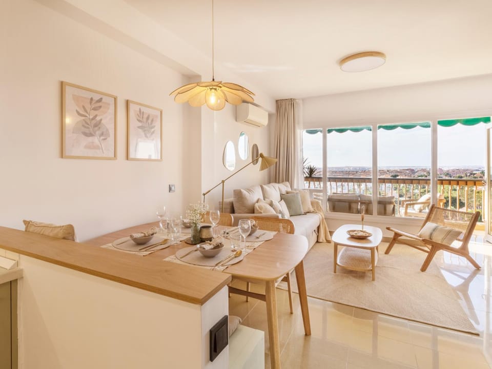 Living room, Dining area, air conditioner