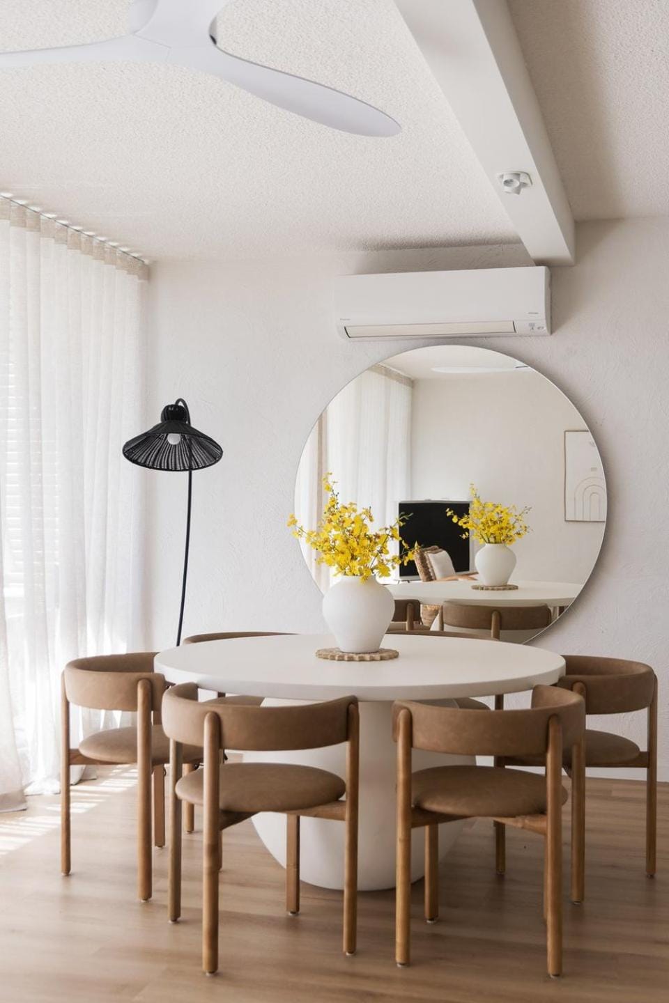 Cove Point 2, Seabreeze Hideaway, reimagined In-house Apartment in Noosa Heads