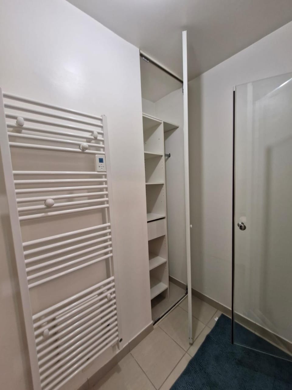 Coffee/tea facilities, Kitchen or kitchenette, Dining area, dishwasher, oven, stove, toaster