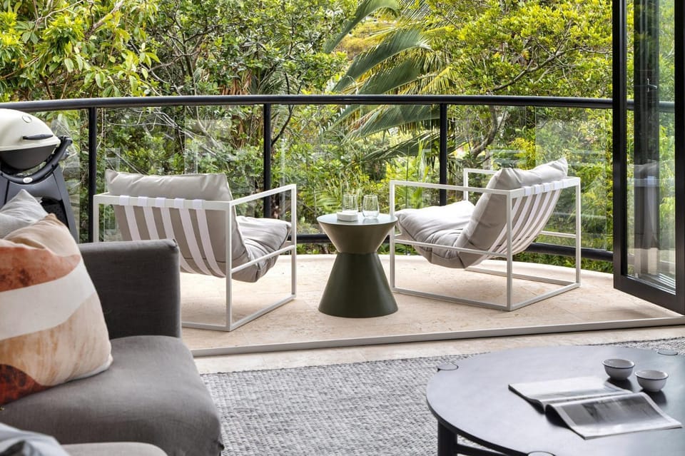 Beach Luxury, Ocean Views & Pool Apartment in Noosa Heads
