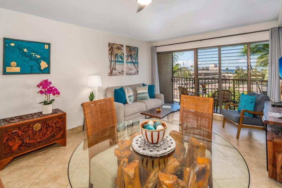 Stylish Hawaiian Tropical Oceanview Vistas Apartment in Wailea
