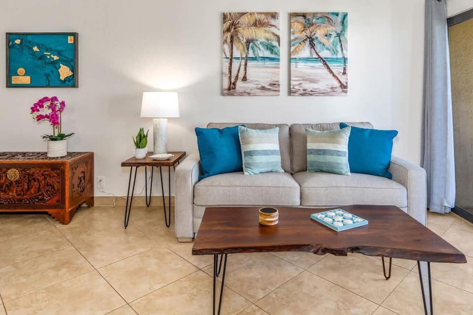 Stylish Hawaiian Tropical Oceanview Vistas Apartment in Wailea