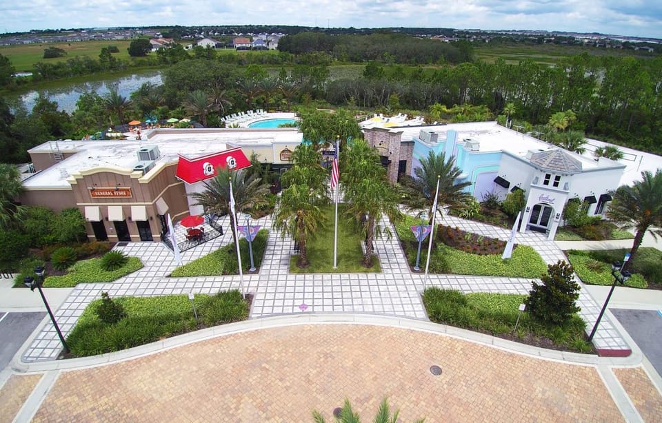 Awesome three bedroom townhome near Disney 322 House in Four Corners