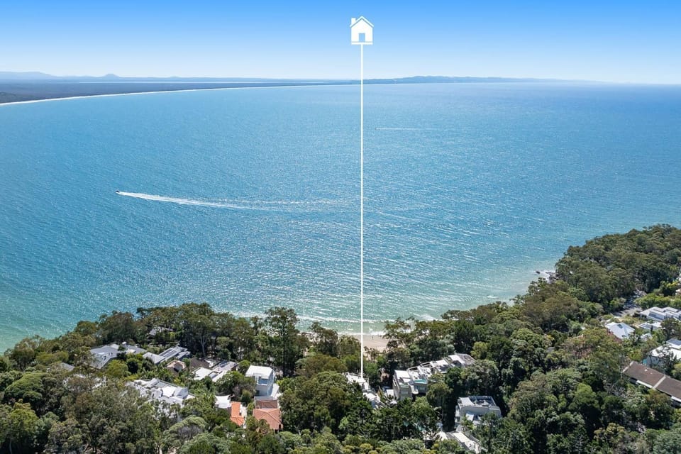 Kareka, Little Cove Serenity with Pool Apartment in Noosa Heads