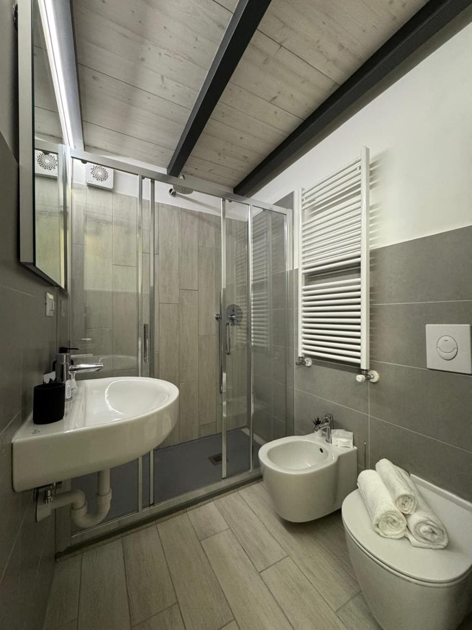 Apartament Eclipse, 300mt dalla Stazione di Porta Susa - Torino Home Living Apartment in Turin