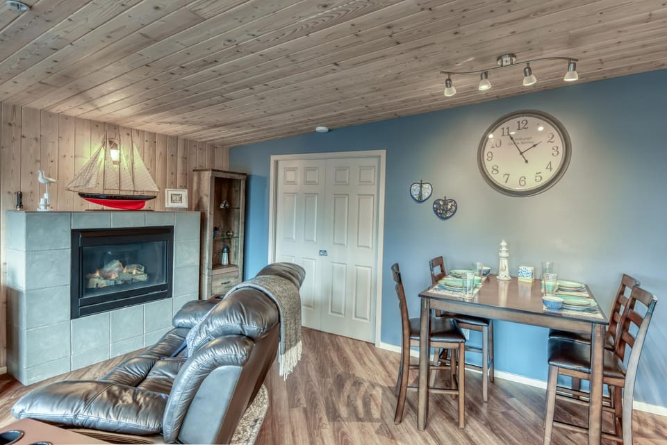 Luxury Oceanview Escape in Depoe Bay Book Your Stay at Tranquility Cove House in Depoe Bay