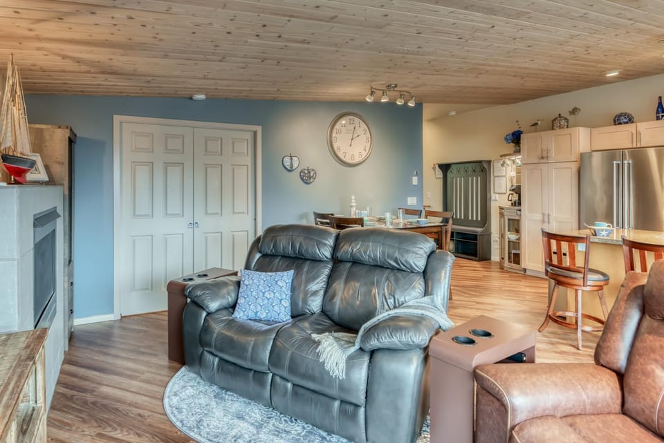 Luxury Oceanview Escape in Depoe Bay Book Your Stay at Tranquility Cove House in Depoe Bay