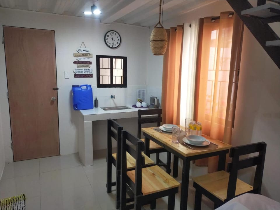 Dining area, pet friendly