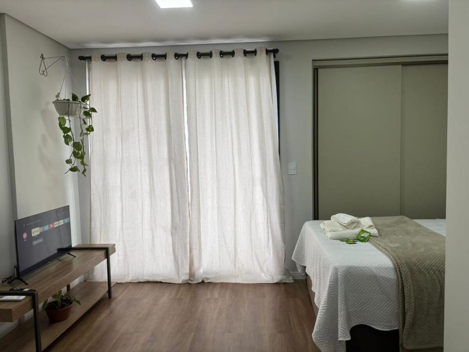 Studio novo, confortável, minutos do shopping Estação Apartment in State of Mato Grosso, Brazil