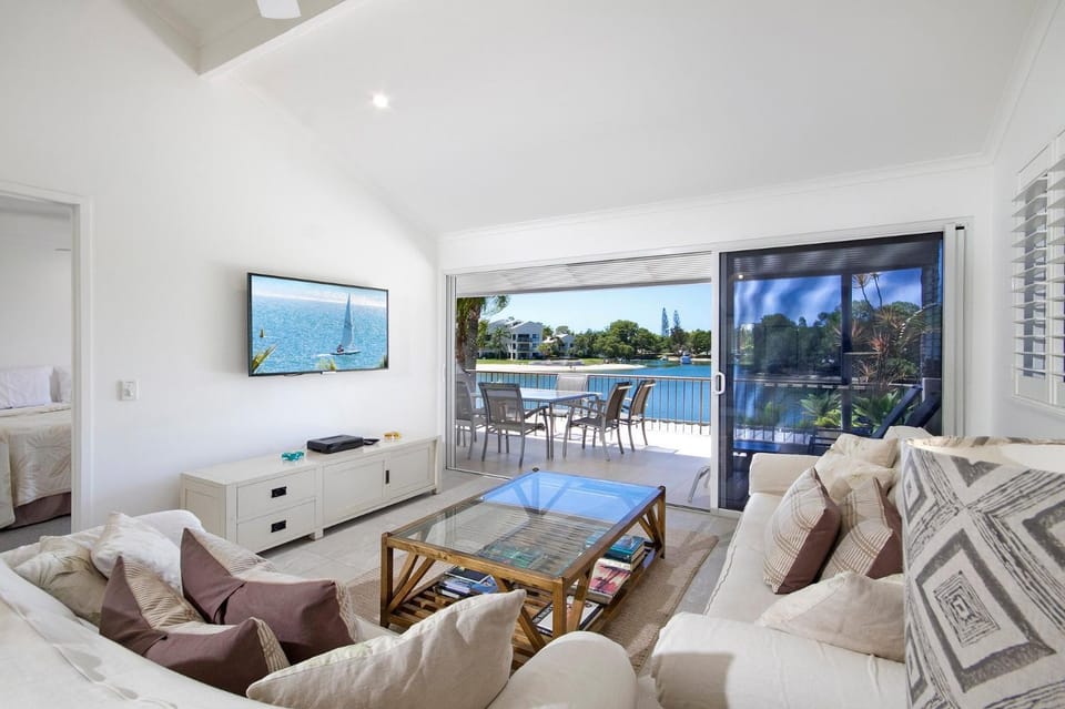 Noosa Haven Apt 12 Riverfront Elegance Apartment in Noosa Heads