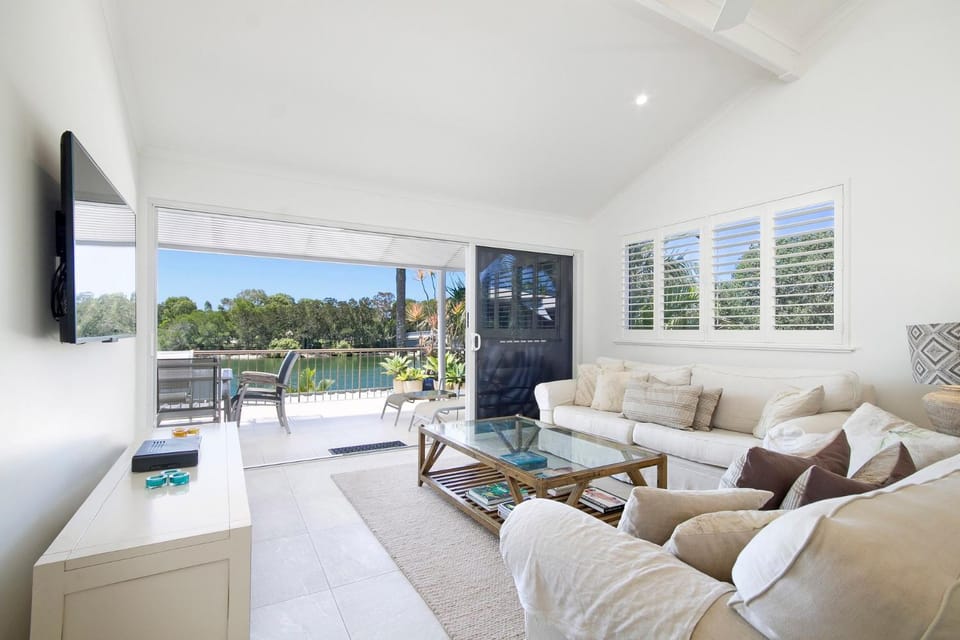 Noosa Haven Apt 12 Riverfront Elegance Apartment in Noosa Heads