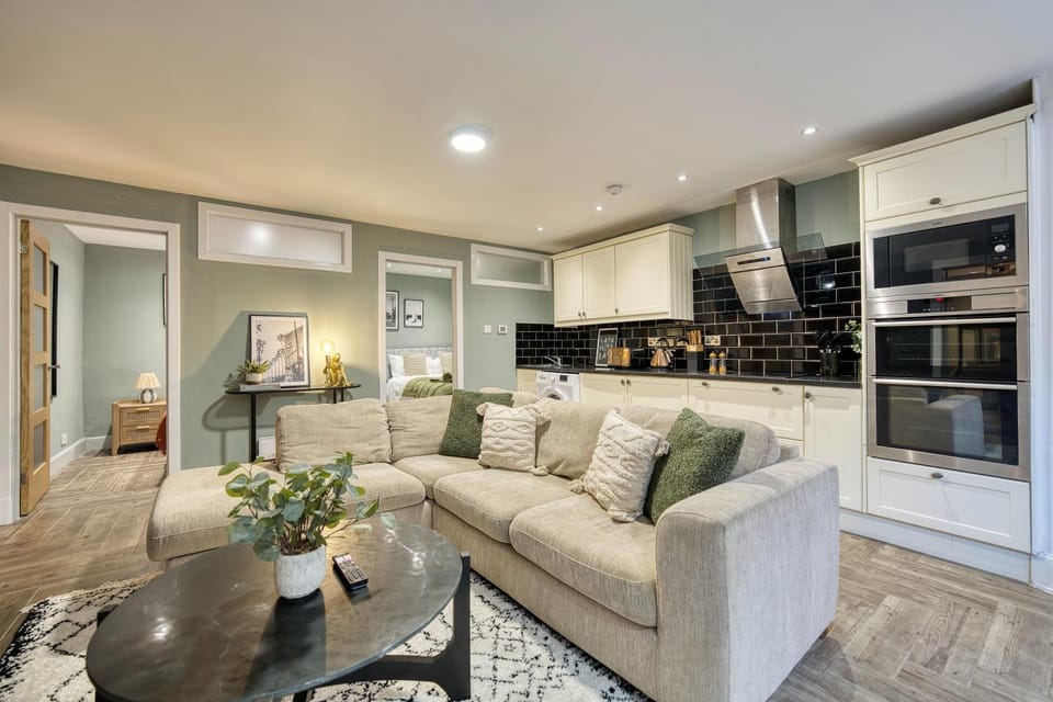 Kitchen or kitchenette, Living room, Seating area, pet friendly