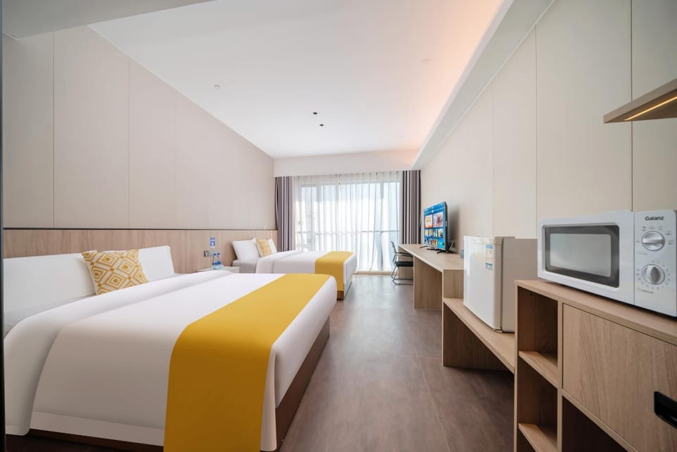 Bed, TV and multimedia