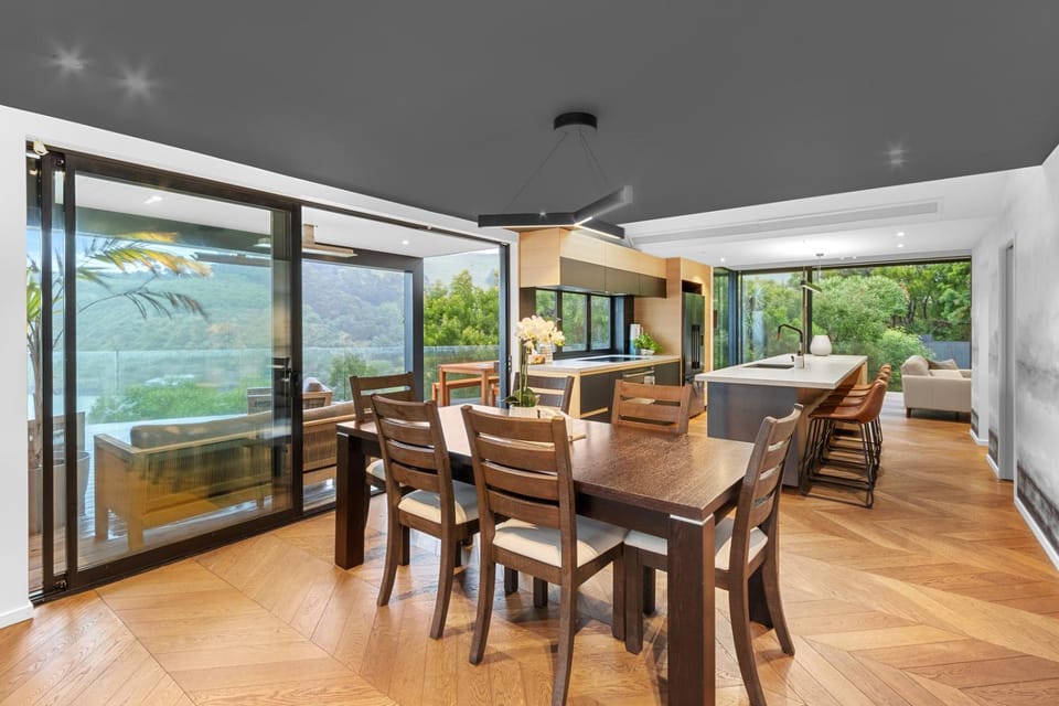 View (from property/room), Dining area, kitchen