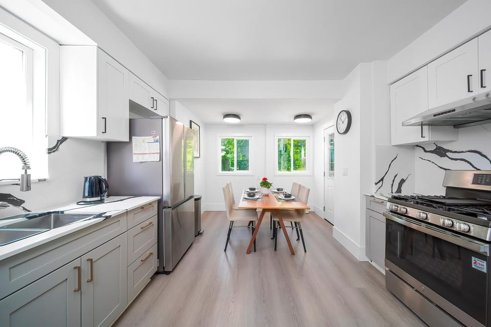 Cozy three bedroom House in Vancouver West Vacation rental in Vancouver