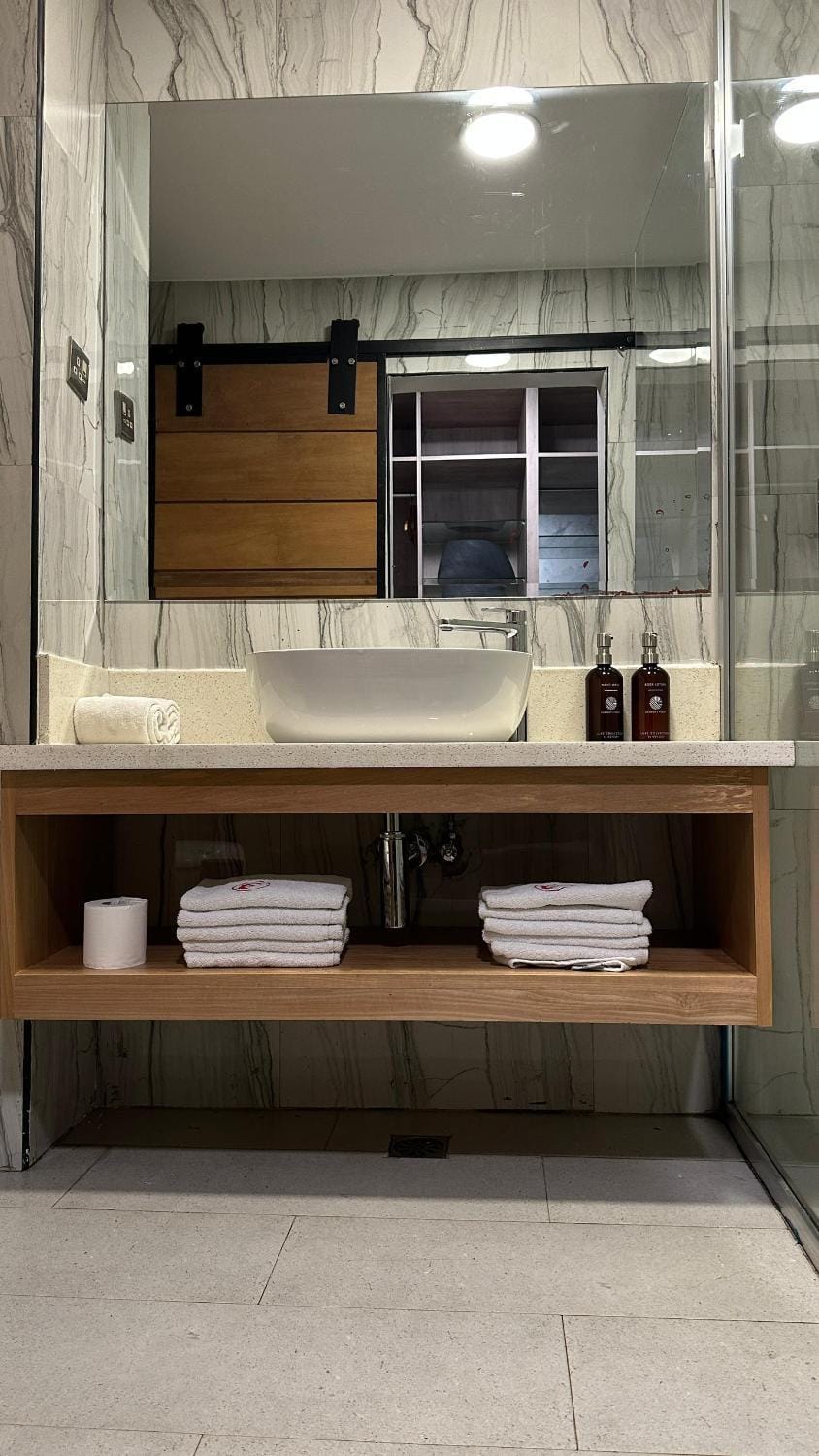 Bathroom, towels