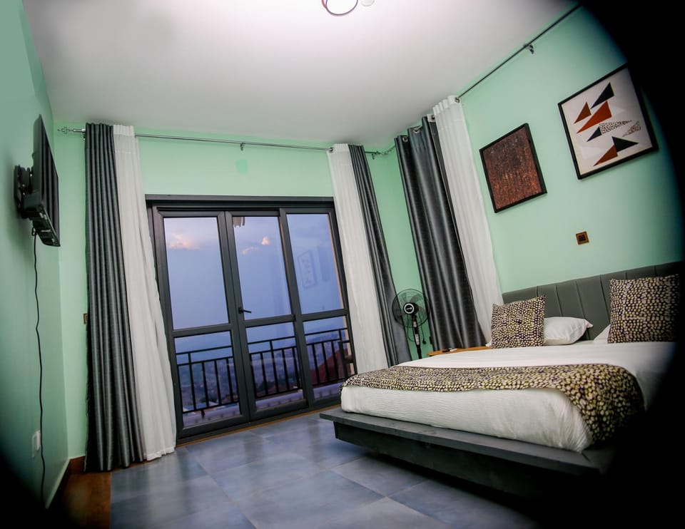 Bed, TV and multimedia, Photo of the whole room